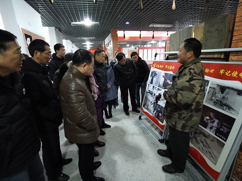 屯溪區(qū)委辦黨支部、屯溪城建投公司黨支部聯(lián)合開(kāi)展主題黨日共建活動(dòng)