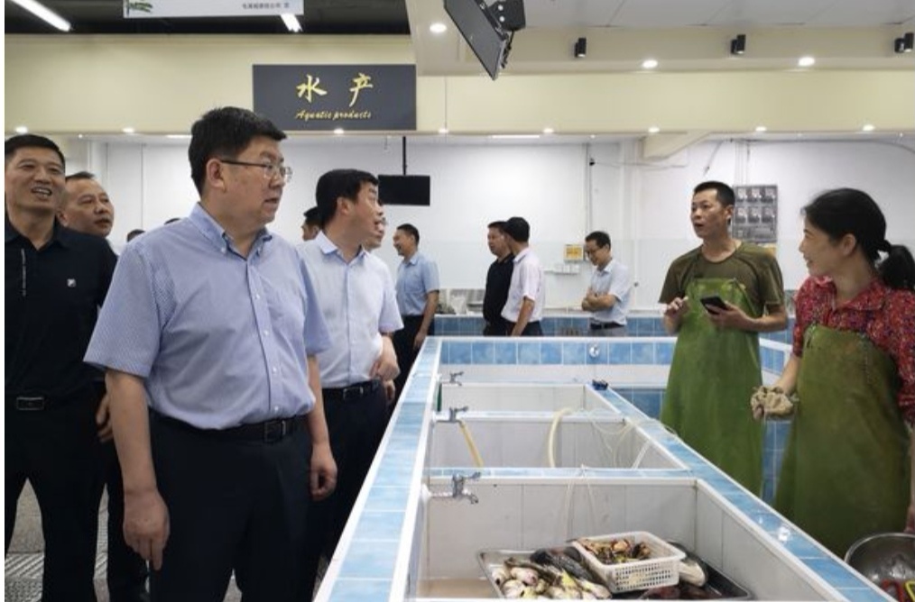 市委書記任澤鋒率隊赴屯溪區(qū)調(diào)研中心城區(qū)菜市場改造、食品安全工作