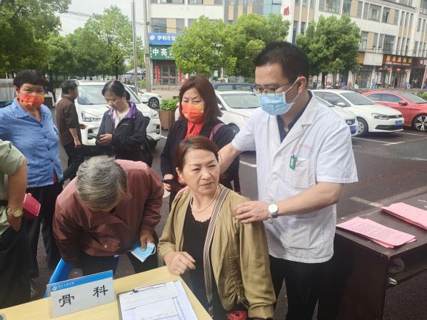 百姓健康系我心，黨員服務(wù)進(jìn)社區(qū)