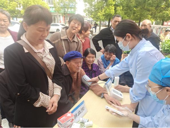 百姓健康系我心，黨員服務(wù)進(jìn)社區(qū)