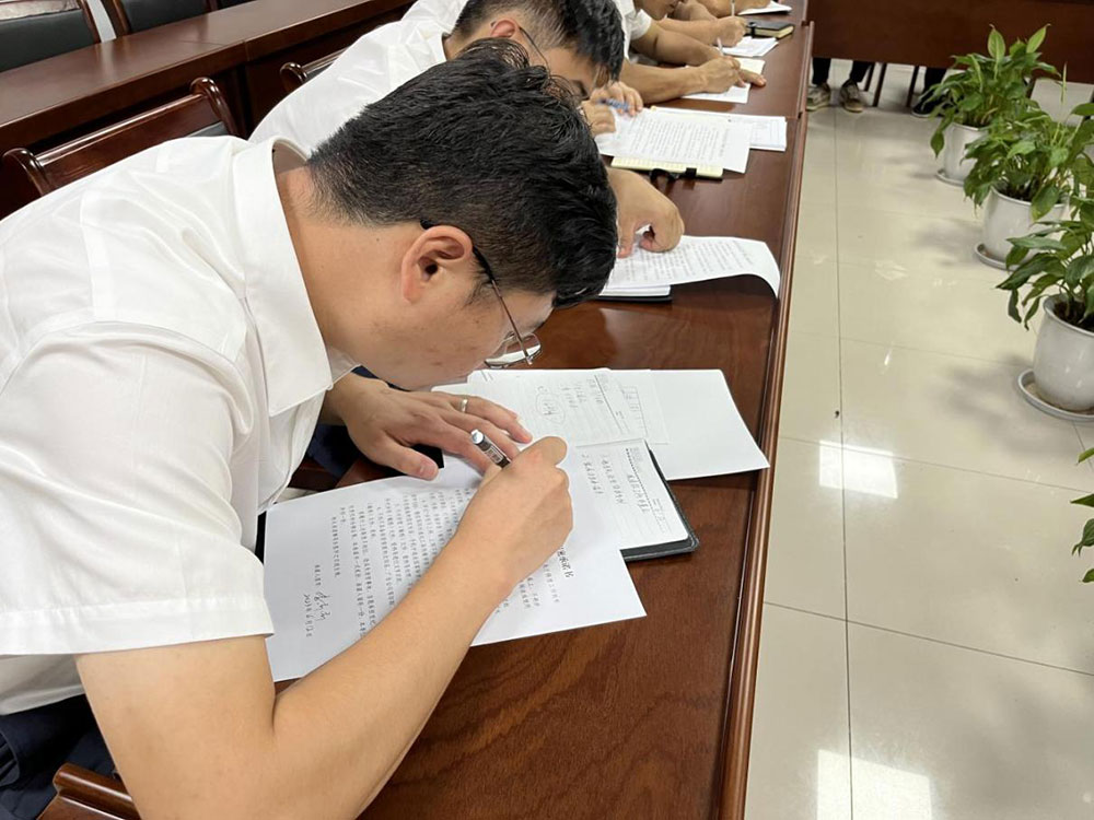 城建投公司召開全體員工大會(huì)暨安全生產(chǎn)、保密工作會(huì)議?