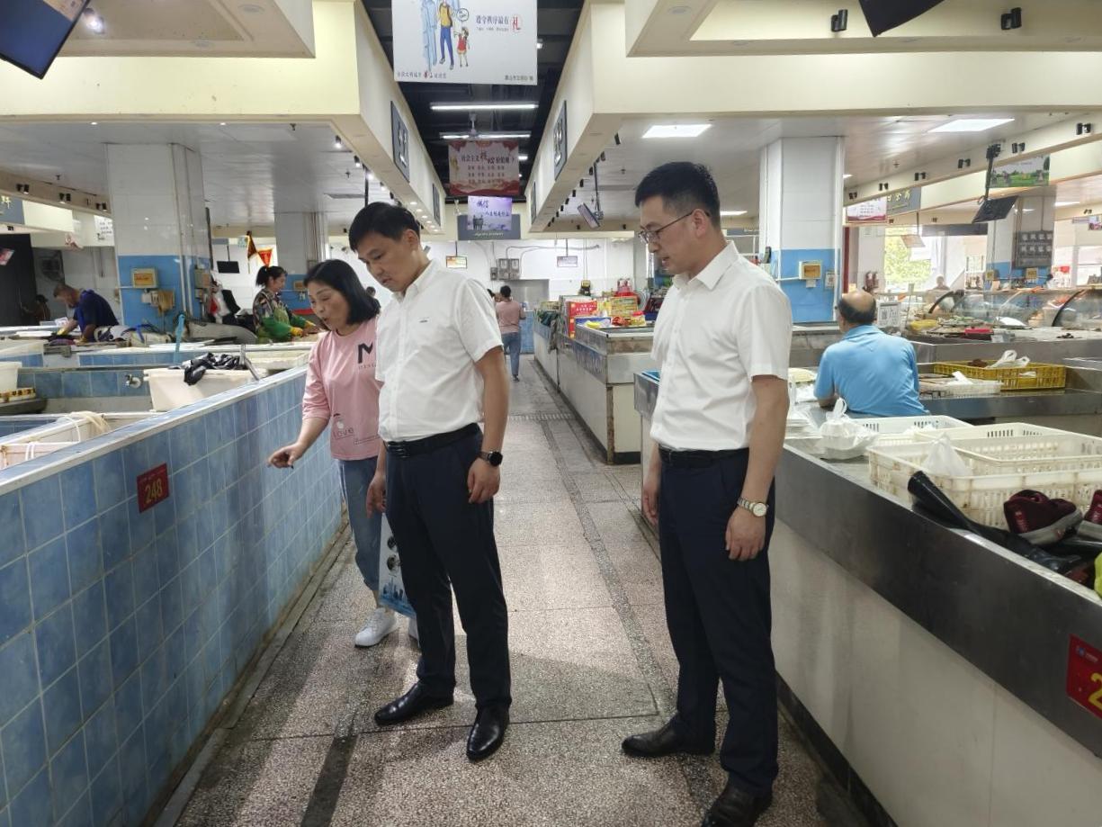 管好“菜籃子”，守護(hù)“大民生”國(guó)資運(yùn)營(yíng)公司開(kāi)展菜市場(chǎng)大巡查