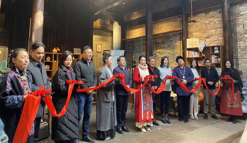 藍(lán)屋藝術(shù)館開(kāi)業(yè)，為鄉(xiāng)村業(yè)態(tài)增活力